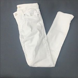 White Levi jeans
